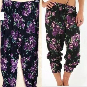 Volcom Women's Purple defiant One Floral Pants M